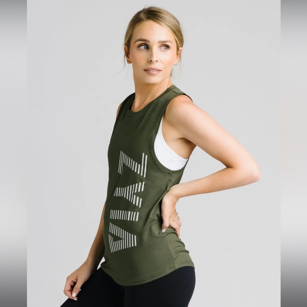 Zyia Olive Plush Muscle Tank sz M - Picture 3 of 7